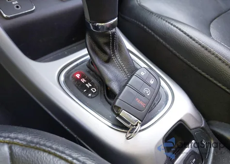 2019 Jeep Compass High Altitude Fwd z USA, uszkodzony, nr VIN 3C4NJCCB1KT819803